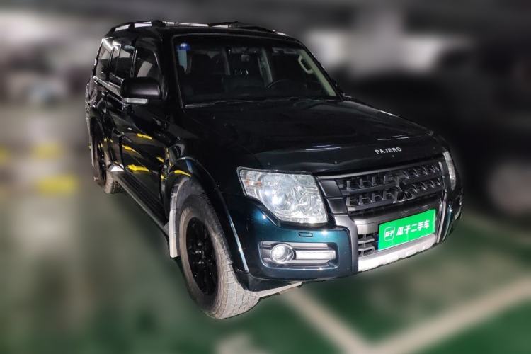 Used Mitsubishi Pajero 2016 3.0L Automatic Luxury Version China V Standard Front Right 45 Deg