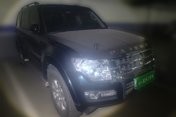 Used Mitsubishi Pajero 2016 3.0L Automatic Standard Version China V Standard Front Right 45 Deg