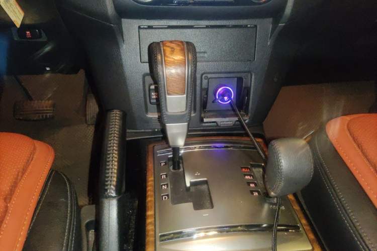 Used Mitsubishi Pajero 2016 3.0L Automatic Prestige Version China V Standard Gear Lever