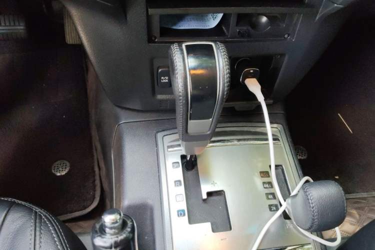 Used Mitsubishi Pajero 2016 3.0L Automatic Prestige Version China V Standard Gear Lever