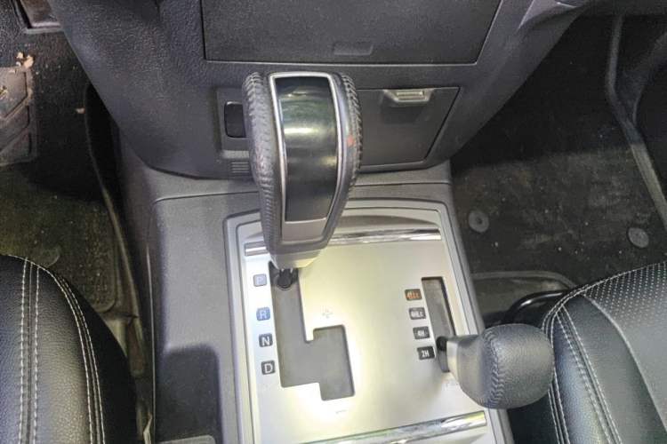 Used Mitsubishi Pajero 2016 3.0L Automatic Standard Version China V Standard Gear Lever