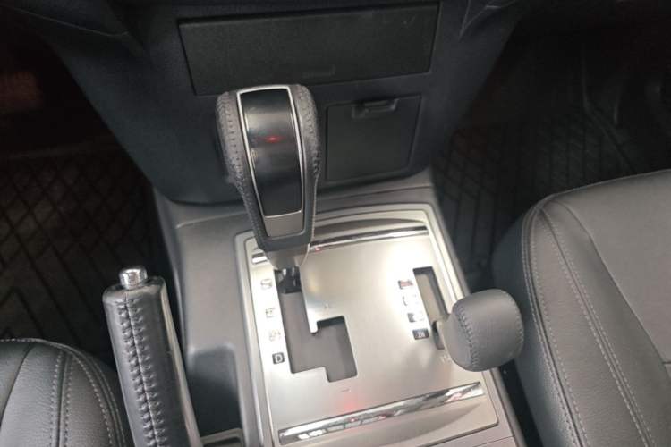 Used Mitsubishi Pajero 2016 3.0L Automatic Prestige Version China IV Standard Gear Lever
