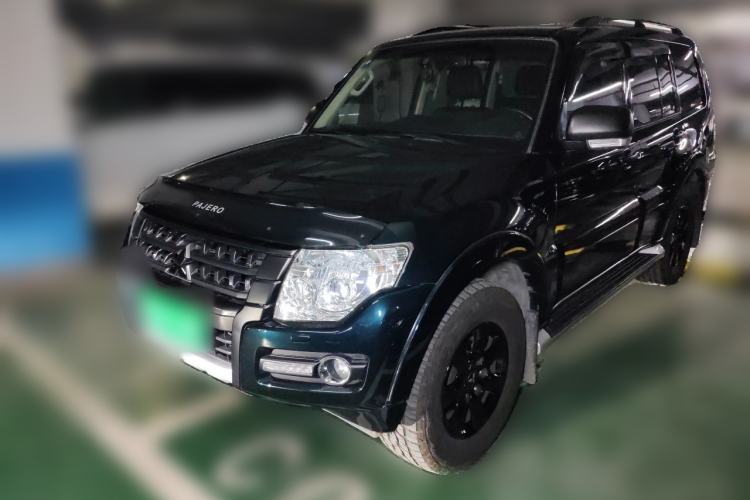 Used Mitsubishi Pajero 2016 3.0L Automatic Luxury Version China V Standard Guazi used car, China used car export, Used car for sale, Used  cars, Cheapest cars for sale