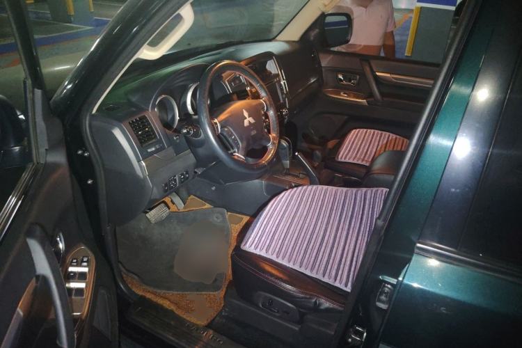 Used Mitsubishi Pajero 2016 3.0L Automatic Standard Version China V Standard Left Front Seat