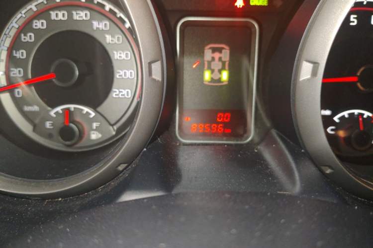 Used Mitsubishi Pajero 2016 3.0L Automatic Standard Version China V Standard Odometer Close Up