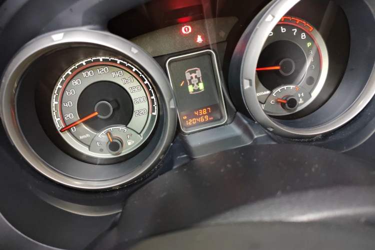 Used Mitsubishi Pajero 2016 3.0L Automatic Luxury Version China V Standard Odometer Close Up