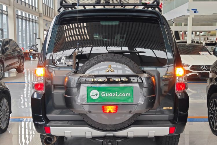 Used Mitsubishi Pajero 2016 3.0L Automatic Prestige Version China IV Standard Rear
