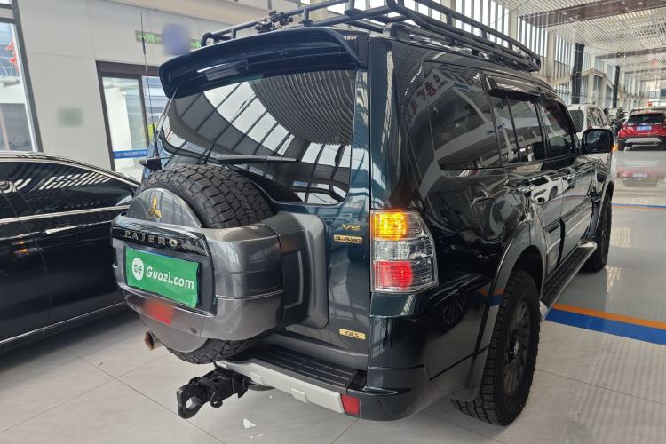 Used Mitsubishi Pajero 2016 3.0L Automatic Prestige Version China IV Standard Rear Right 45 Deg