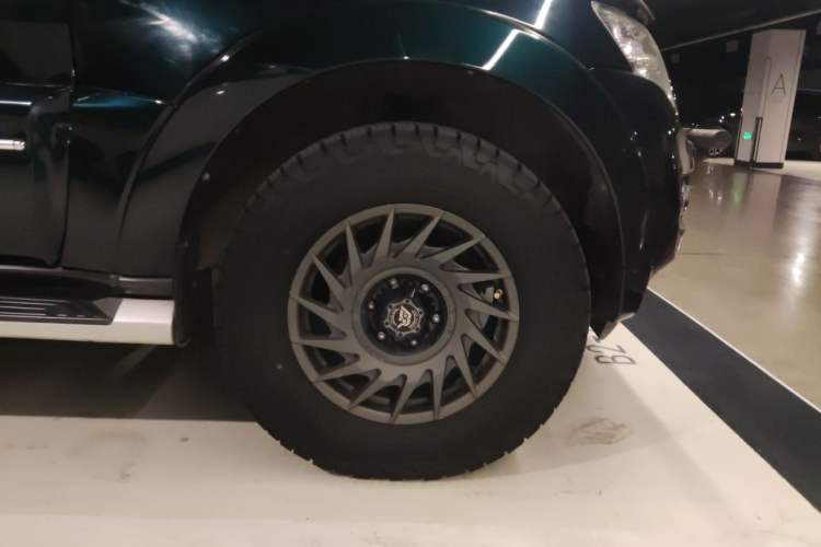 Used Mitsubishi Pajero 2016 3.0L Automatic Prestige Version China V Standard Right Front Wheel Hub