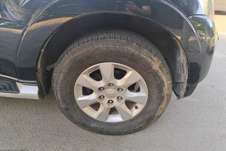 Used Mitsubishi Pajero 2016 3.0L Automatic Standard Version China V Standard Right Front Wheel Hub