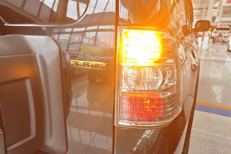 Used Mitsubishi Pajero 2016 3.0L Automatic Prestige Version China IV Standard Right Rear Taillight