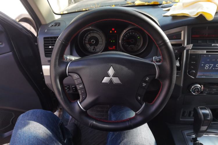 Used Mitsubishi Pajero 2016 3.0L Automatic Standard Version China V Standard Steering Wheel