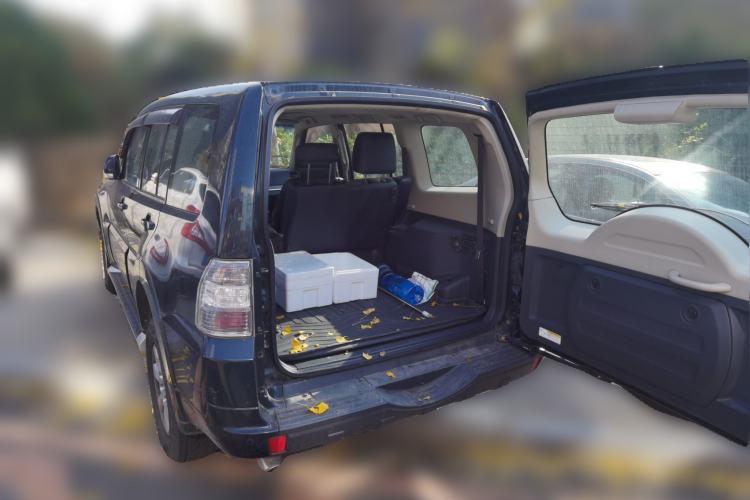 Used Mitsubishi Pajero 2016 3.0L Automatic Standard Version China V Standard Trunk