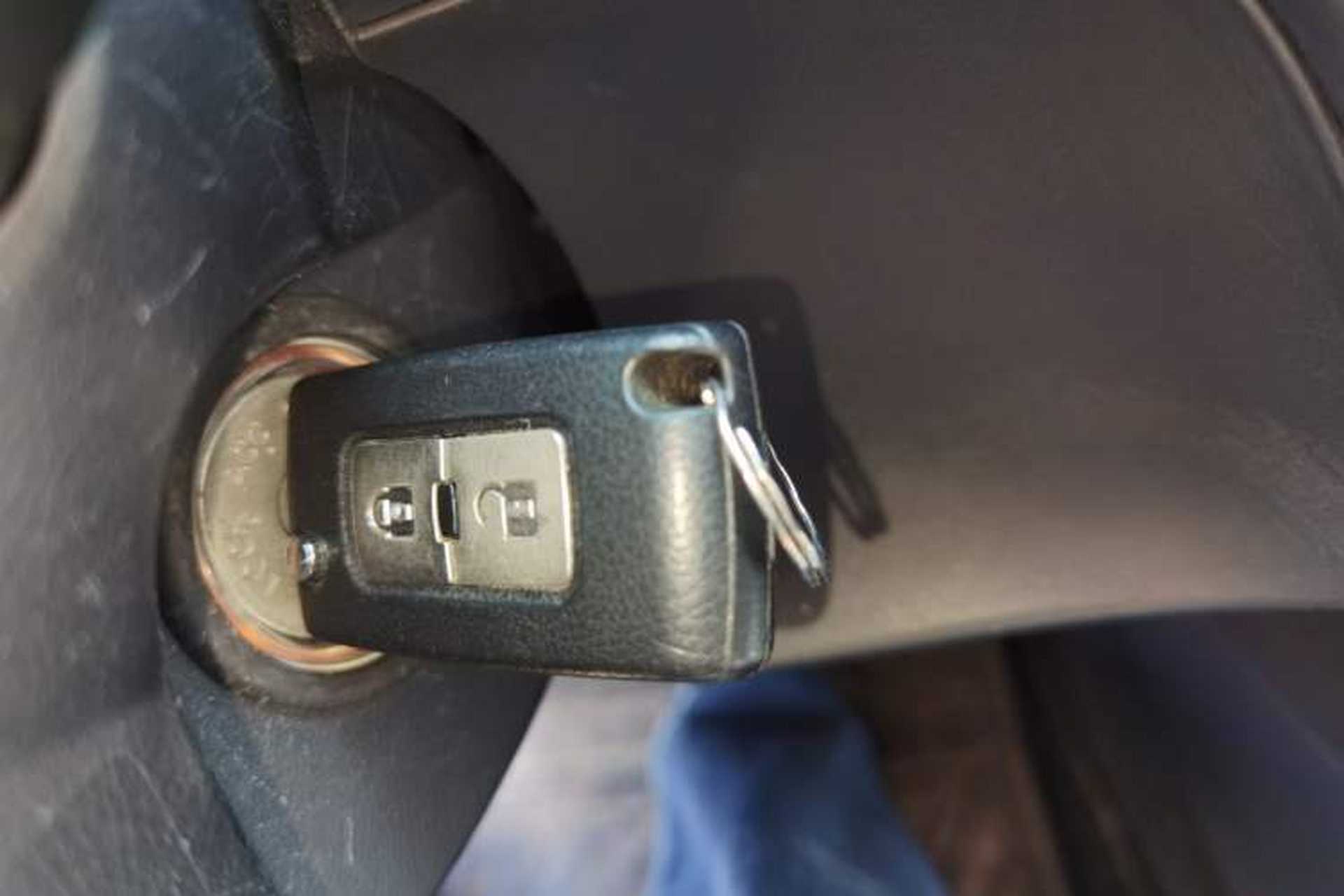Used Mitsubishi Pajero 2016 3.0L Automatic Standard Version China V Standard Vehicle Key