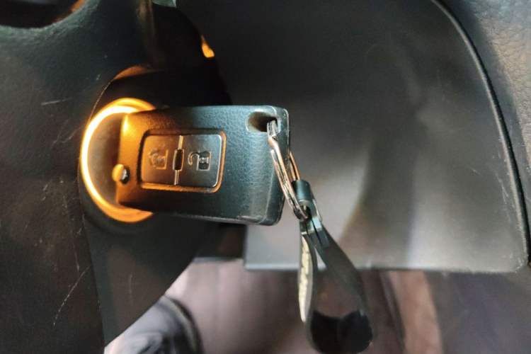 Used Mitsubishi Pajero 2016 3.0L Automatic Prestige Version China V Standard Vehicle Key