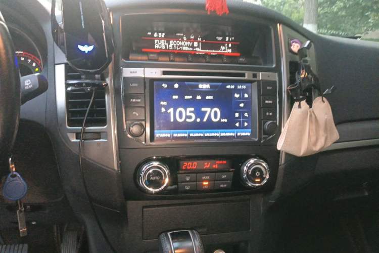 Used Mitsubishi Pajero 2016 3.0L Automatic Luxury Edition China IV Audio And AC Panel