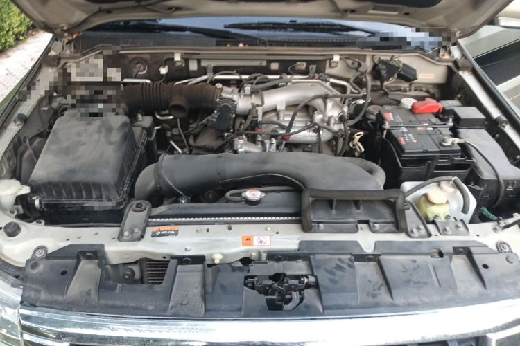Used Mitsubishi Pajero 2016 3.0L Automatic Luxury Edition China IV Engine Bay