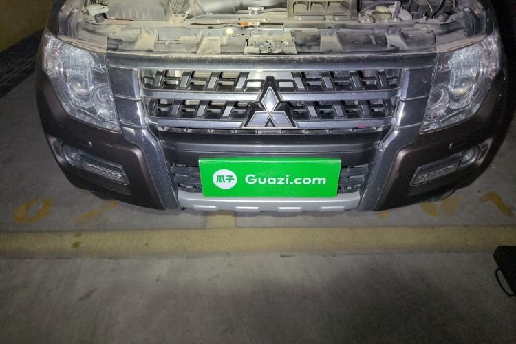 Used Mitsubishi Pajero 2016 3.0L Automatic Luxury Version China V Standard Engine Bay