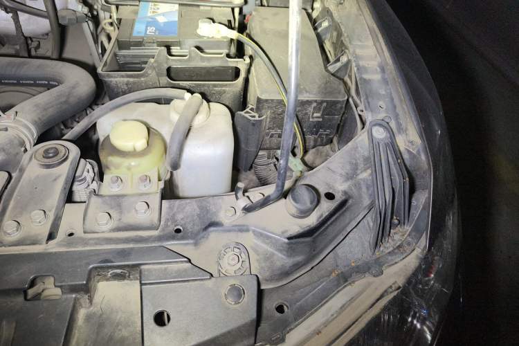 Used Mitsubishi Pajero 2016 3.0L Automatic Luxury Version China V Standard Engine Bay Left