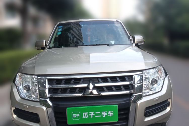 Used Mitsubishi Pajero 2016 3.0L Automatic Luxury Edition China IV Front