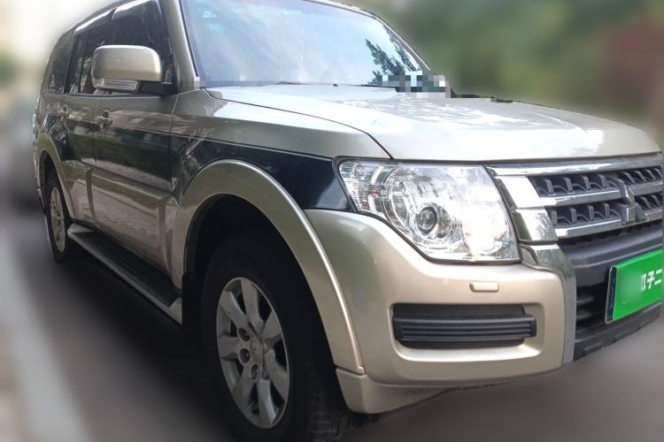 Used Mitsubishi Pajero 2016 3.0L Automatic Luxury Edition China IV Front Right 45 Deg