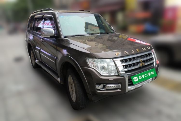 Used Mitsubishi Pajero 2016 3.0L Automatic Prestige Version China V Standard Front Right 45 Deg