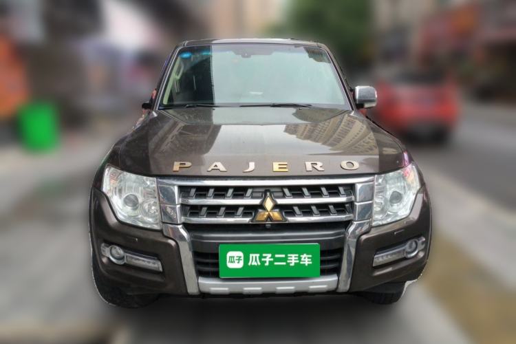 Used Mitsubishi Pajero 2016 3.0L Automatic Prestige Version China V Standard Front