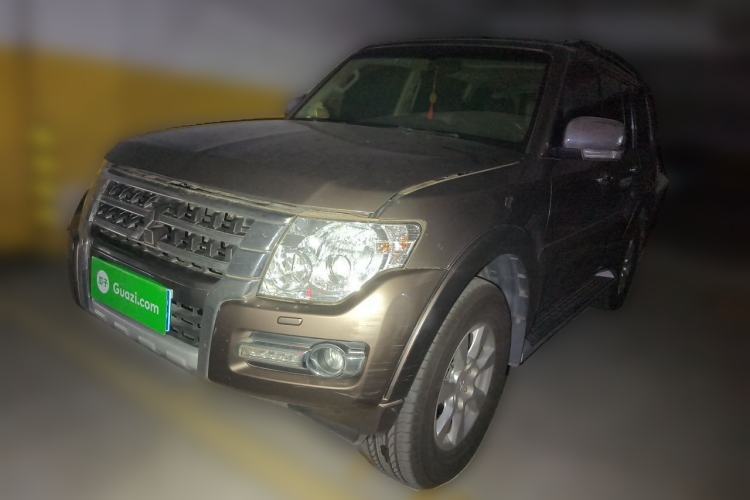 Used Mitsubishi Pajero 2016 3.0L Automatic Luxury Version China V Standard Guazi used car, China used car export, Used car for sale, Used Mitsubishi cars, Cheapest cars for sale