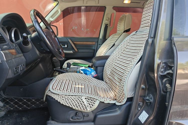 Used Mitsubishi Pajero 2016 3.0L Automatic Prestige Version China V Standard Left Front Seat