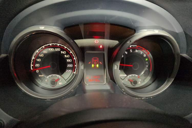 Used Mitsubishi Pajero 2016 3.0L Automatic Luxury Version China V Standard Odometer Close Up