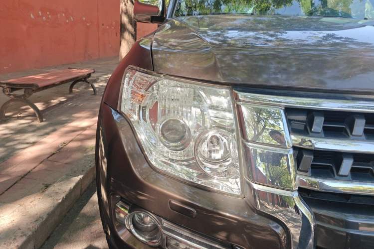 Used Mitsubishi Pajero 2016 3.0L Automatic Prestige Version China V Standard Right Front Headlight