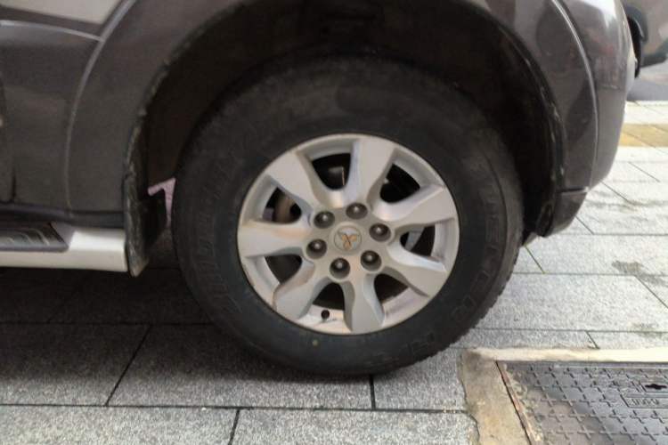 Used Mitsubishi Pajero 2016 3.0L Automatic Prestige Version China V Standard Right Front Wheel Hub
