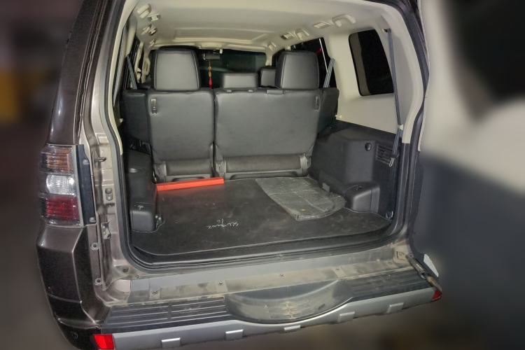 Used Mitsubishi Pajero 2016 3.0L Automatic Luxury Version China V Standard Trunk