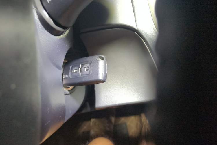 Used Mitsubishi Pajero 2016 3.0L Automatic Luxury Version China V Standard Vehicle Key
