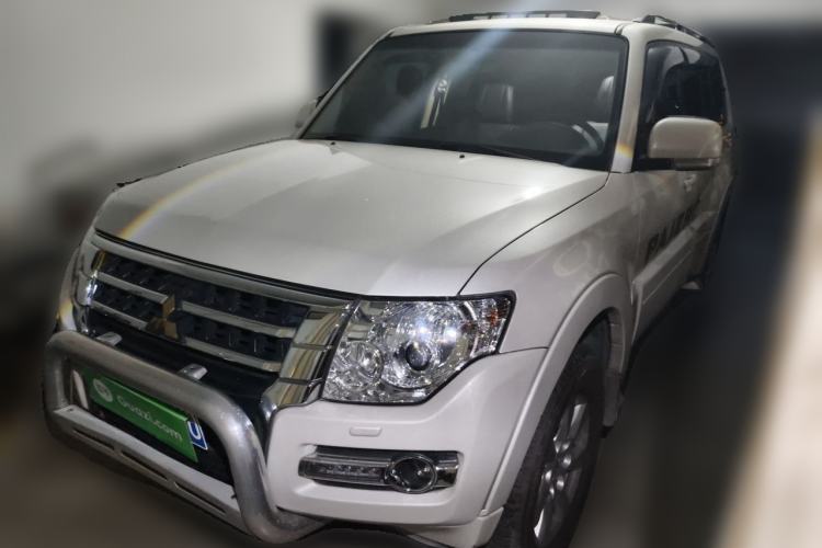 Used Mitsubishi Pajero 2016 3.0L Automatic Standard Version China V Standard Guazi used car, China used car export, Used car for sale, Used  cars, Cheapest cars for sale
