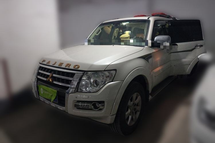 Used Mitsubishi Pajero 2016 3.0L Automatic Prestige Version China V Standard Guazi used car, China used car export, Used car for sale, Used cars, Cheapest cars for sale
