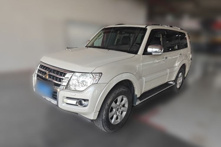 Used Mitsubishi Pajero 2016 3.0L Automatic Luxury Version China V Standard Guazi used car, China used car export, Used car for sale, Used  cars, Cheapest cars for sale