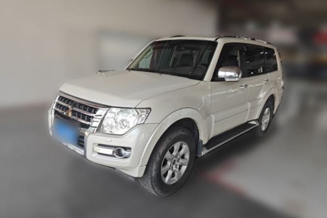Used Mitsubishi Pajero 2016 3.0L Automatic Prestige Version China V Standard