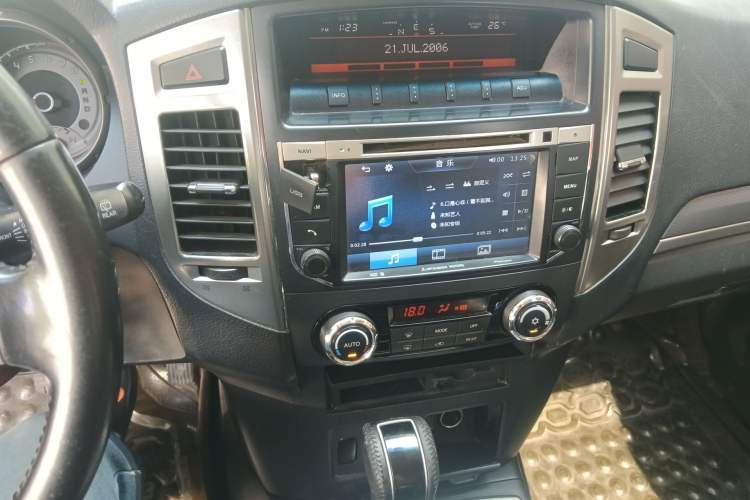 Used Mitsubishi Pajero 2016 3.0L Automatic Luxury Edition China IV Audio And AC Panel