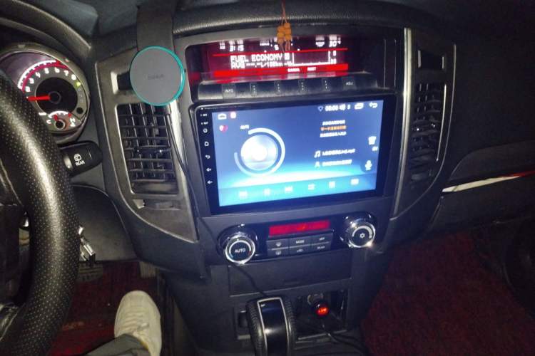 Used Mitsubishi Pajero 2016 3.0L Automatic Standard Version China V Standard Audio And AC Panel