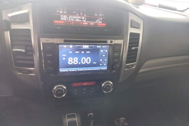 Used Mitsubishi Pajero 2016 3.0L Automatic Standard Version China IV Standard Audio And AC Panel