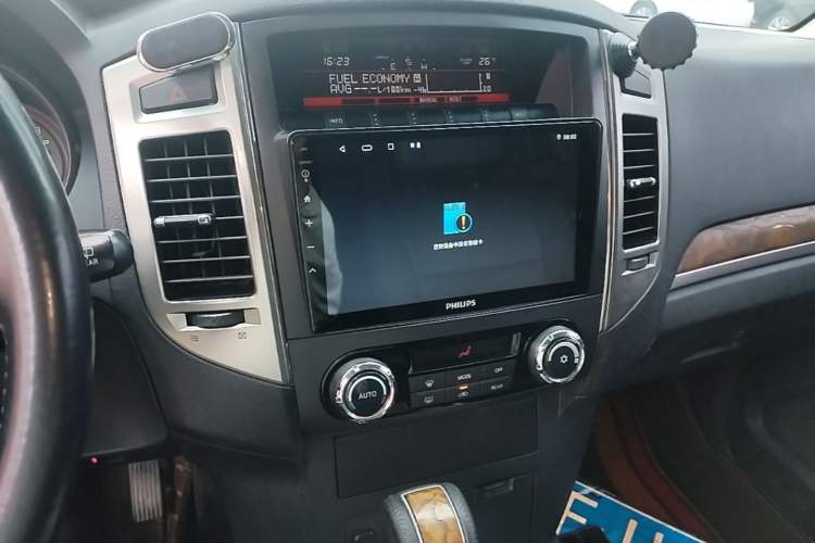 Used Mitsubishi Pajero 2016 3.0L Automatic Prestige Version China V Standard Audio And AC Panel