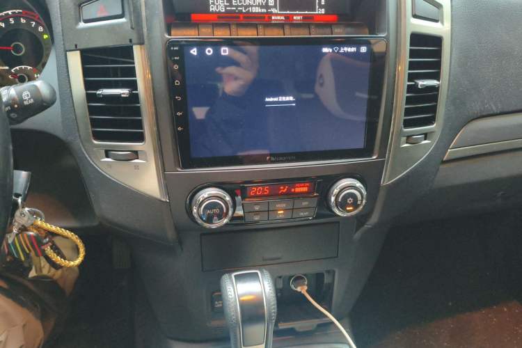 Used Mitsubishi Pajero 2016 3.0L Automatic Luxury Version China V Standard Audio And AC Panel