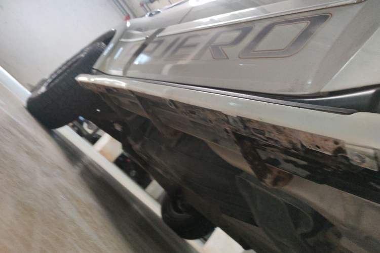 Used Mitsubishi Pajero 2016 3.0L Automatic Prestige Version China V Standard Chassis Front Right