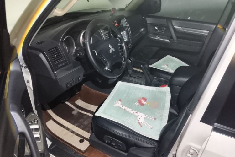 Used Mitsubishi Pajero 2016 3.0L Automatic Standard Version China V Standard Driver Seat