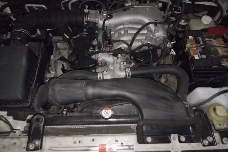Used Mitsubishi Pajero 2016 3.0L Automatic Standard Version China V Standard Engine Bay