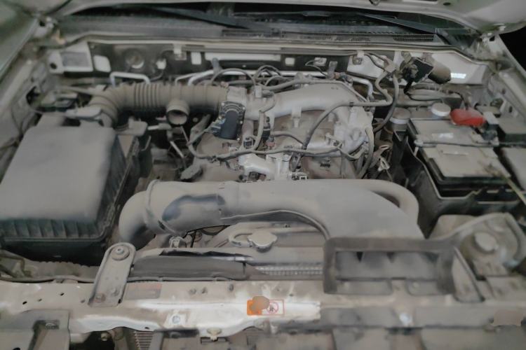 Used Mitsubishi Pajero 2016 3.0L Automatic Standard Version China V Standard Engine Bay