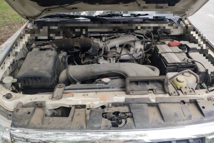 Used Mitsubishi Pajero 2016 3.0L Automatic Standard Version China V Standard Engine Bay
