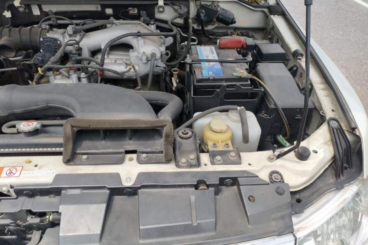 Used Mitsubishi Pajero 2016 3.0L Automatic Prestige Version China V Standard Engine Bay Left