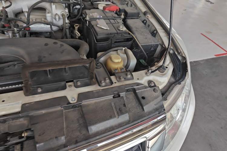 Used Mitsubishi Pajero 2016 3.0L Automatic Prestige Version China V Standard Engine Bay Left